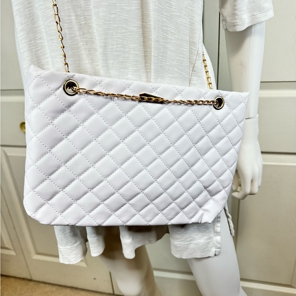 Medium Quilted White Crossbody Purse with Chain Strap - Picture 5 of 7